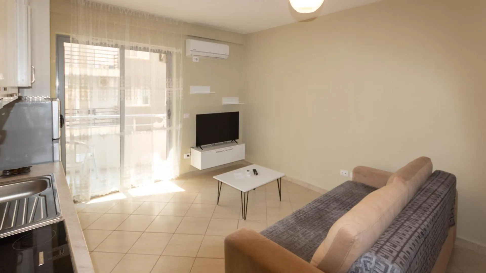 Beachside One-Bedroom Flat Дуррес Албания