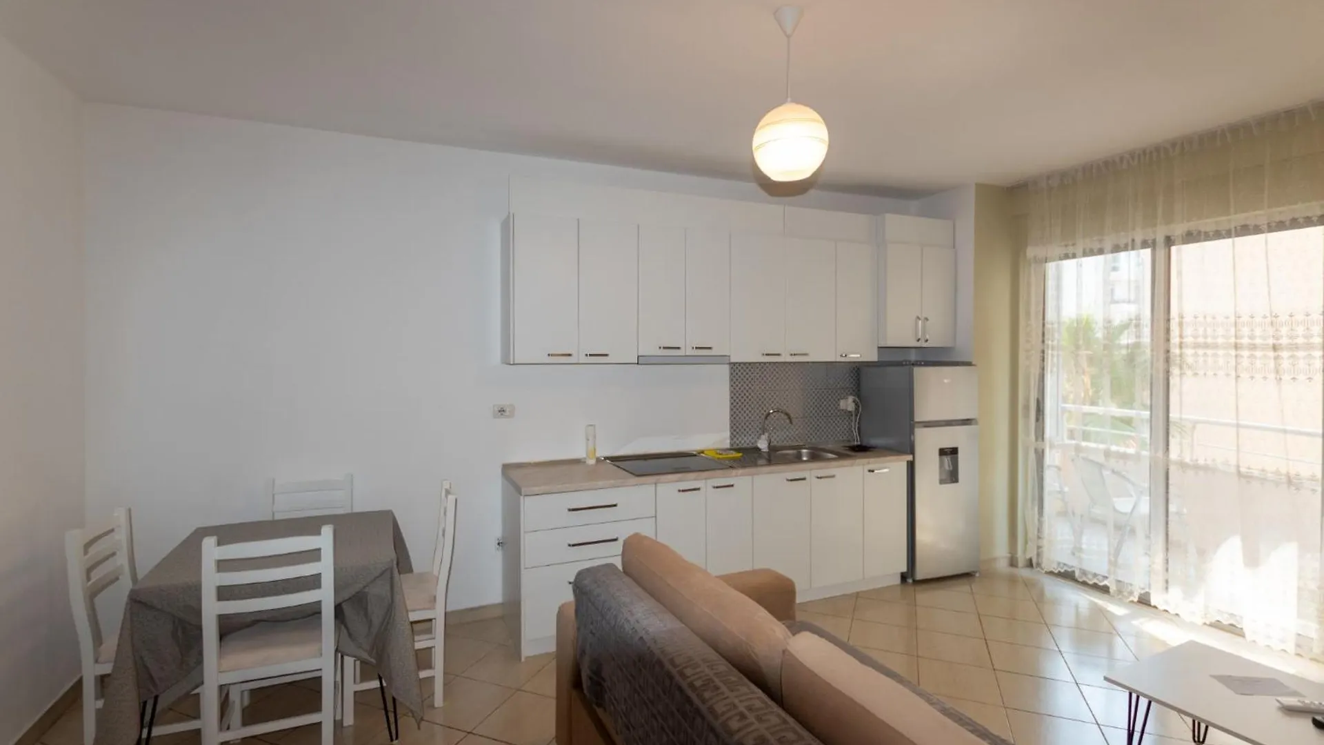 Beachside One-Bedroom Flat Дуррес 0*,  Албания